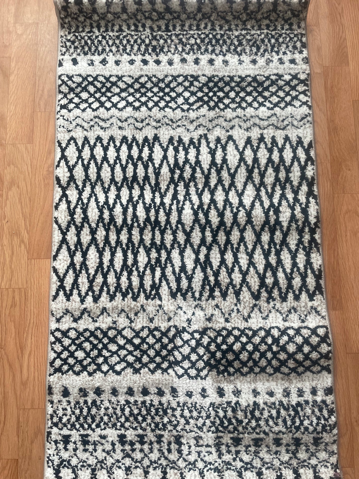 Tapis moderne à motifs géométriques noir et blanc – 60x110 cm – Style berbère