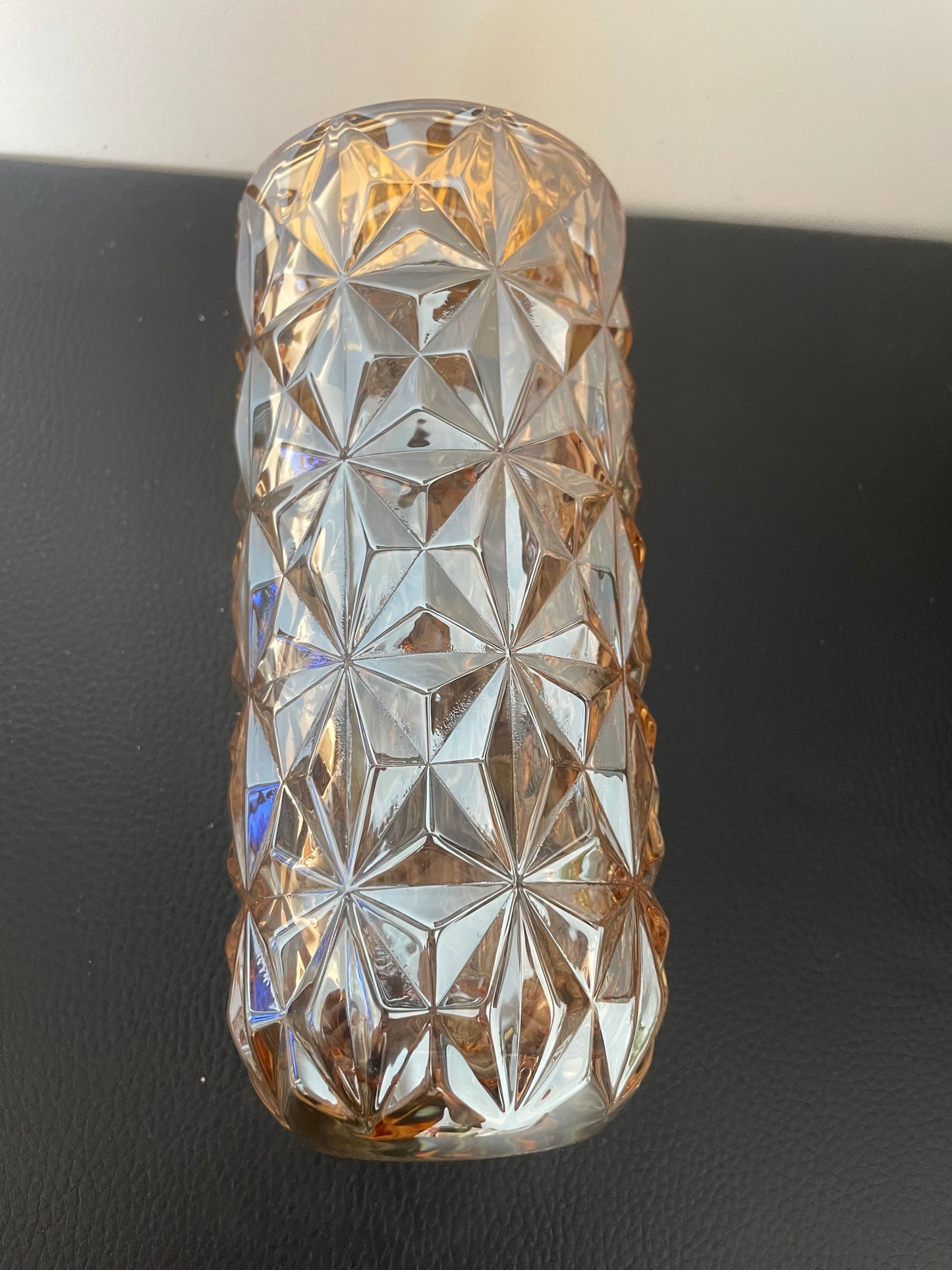 Encensoir en verre taillé ambré – Finition dorée élégante