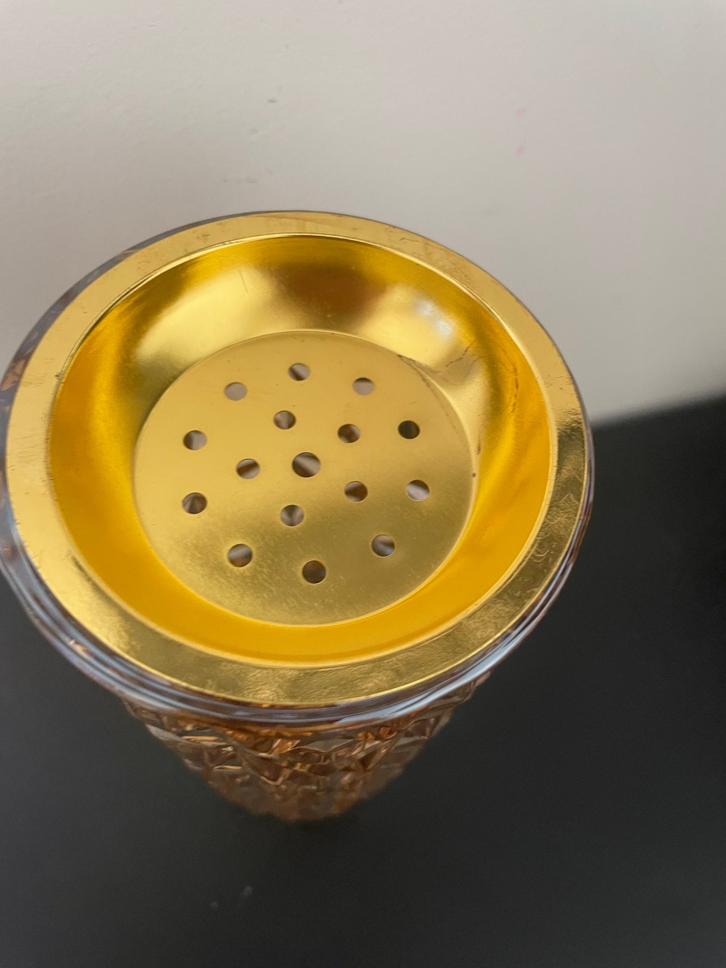 Encensoir en verre taillé ambré – Finition dorée élégante