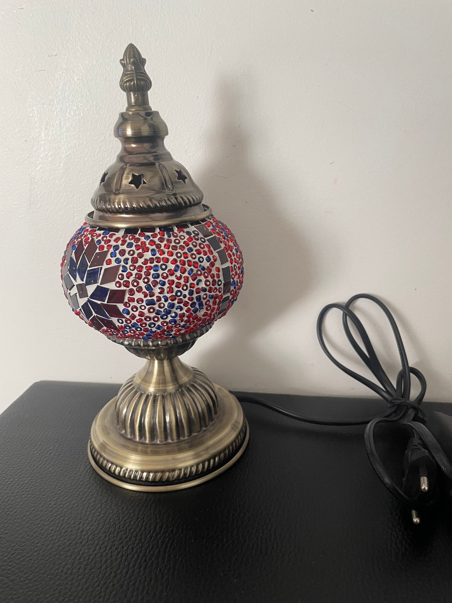 Lampe mosaïque artisanale – 3 coloris -Verre coloré rouge, bleu et blanc
