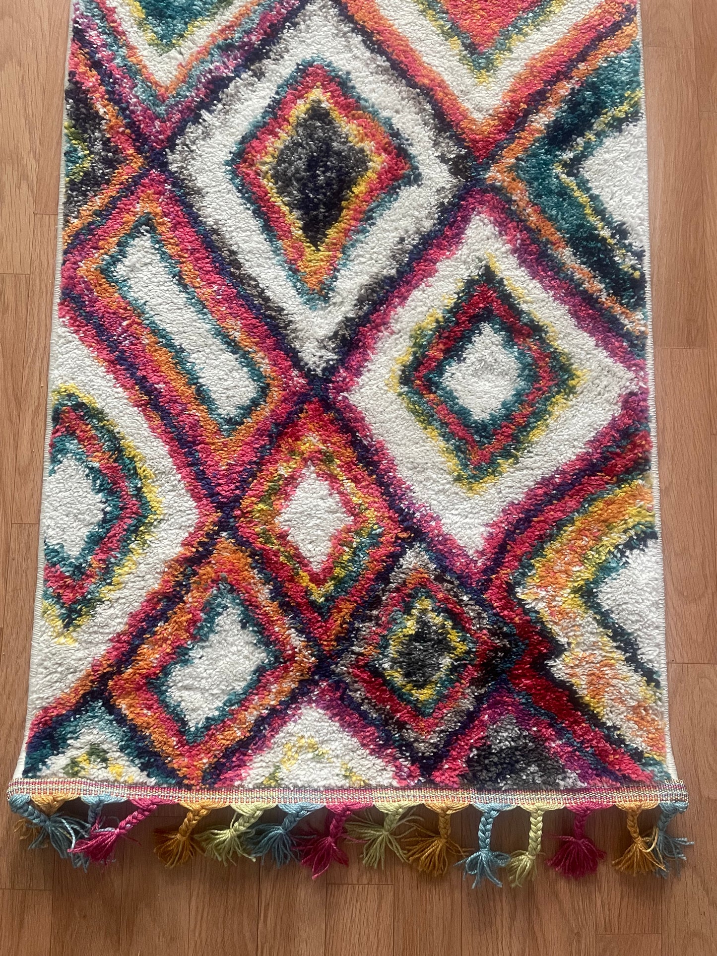 Tapis multicolore bohème – 60x110 cm – Motifs losanges et franges