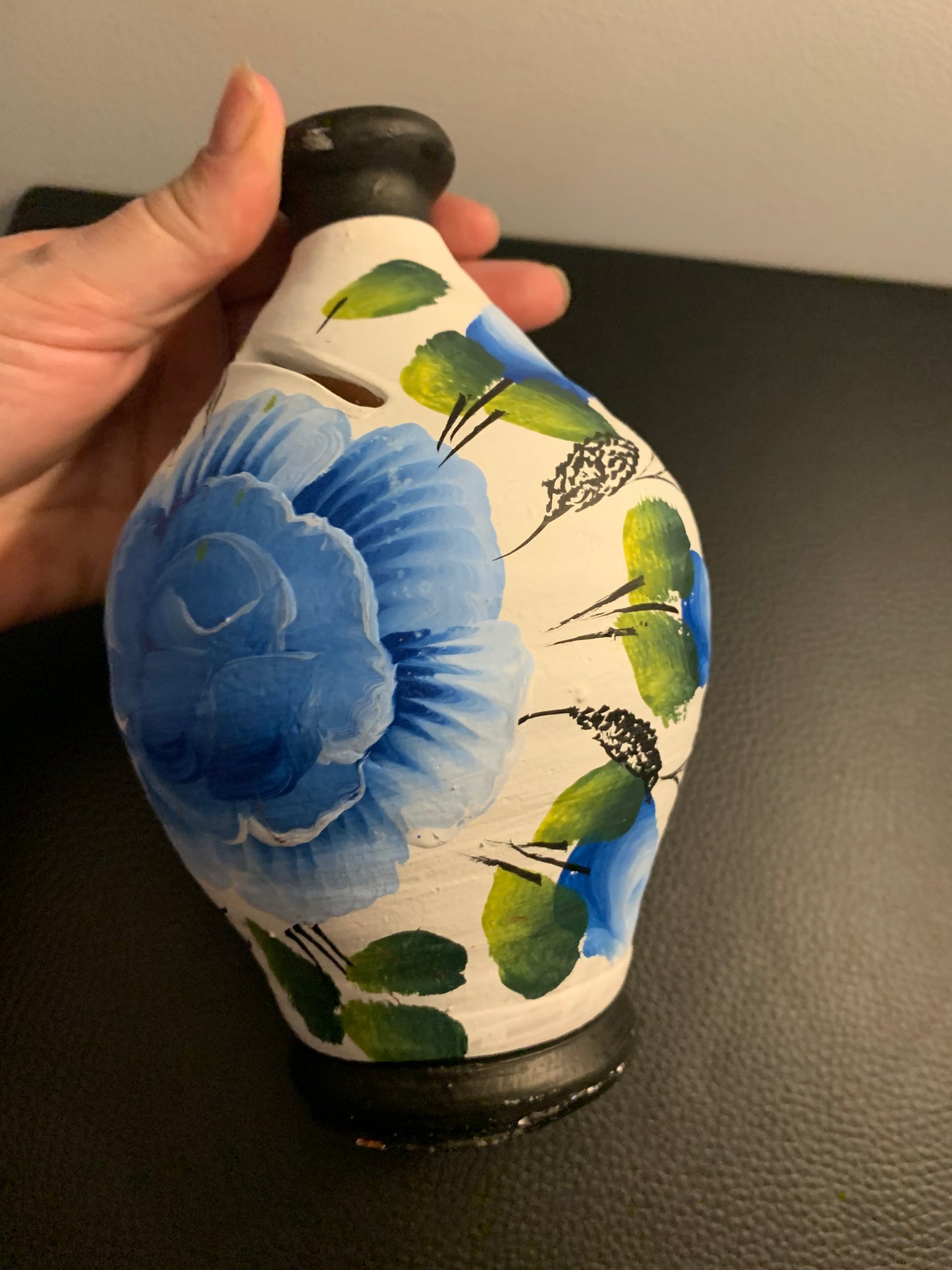 Tirelire en terre cuite peinte à la main - motif fleur bleue