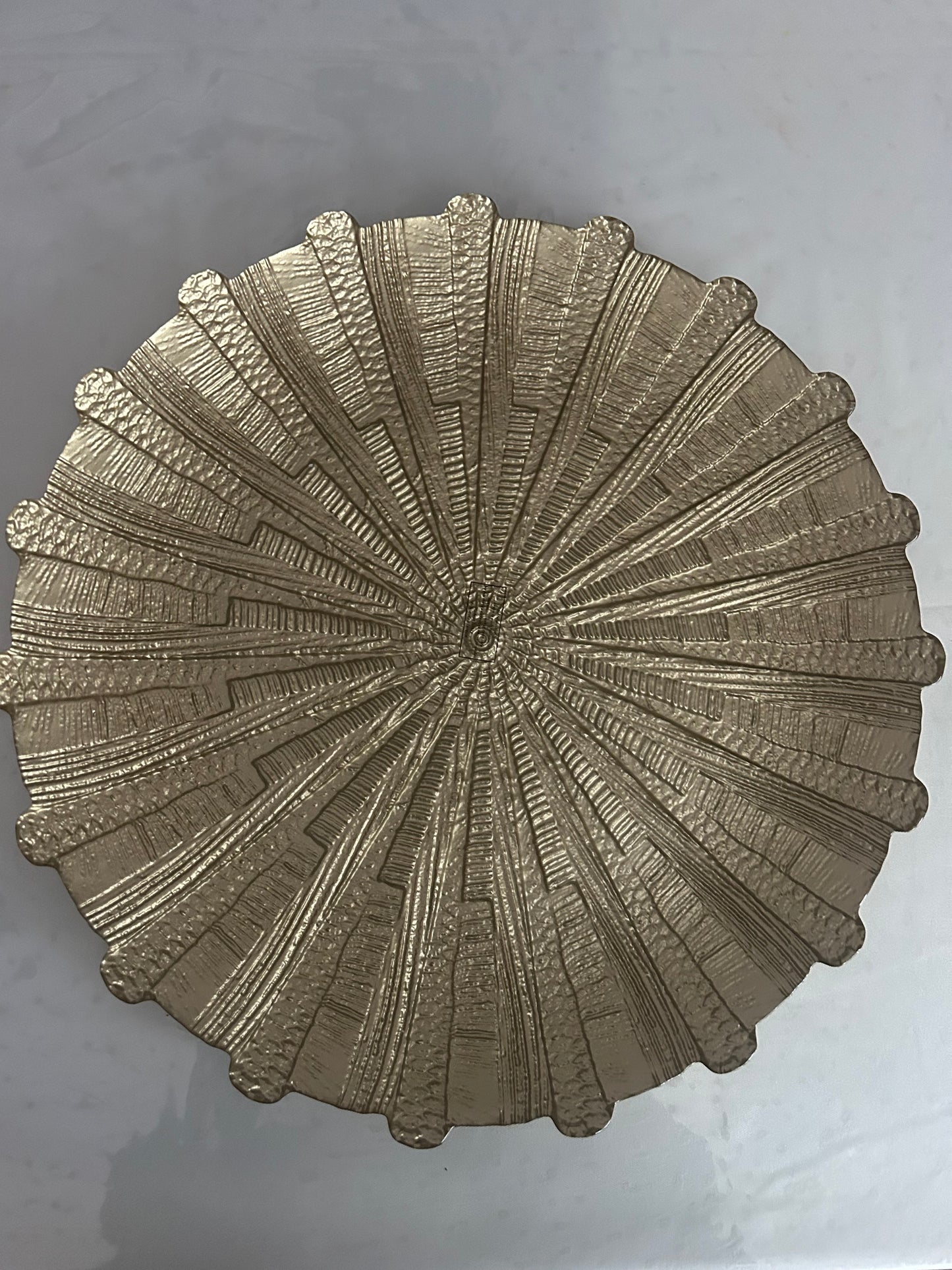 Grande assiette décorative dorée 44 cm – Plateau élégant
