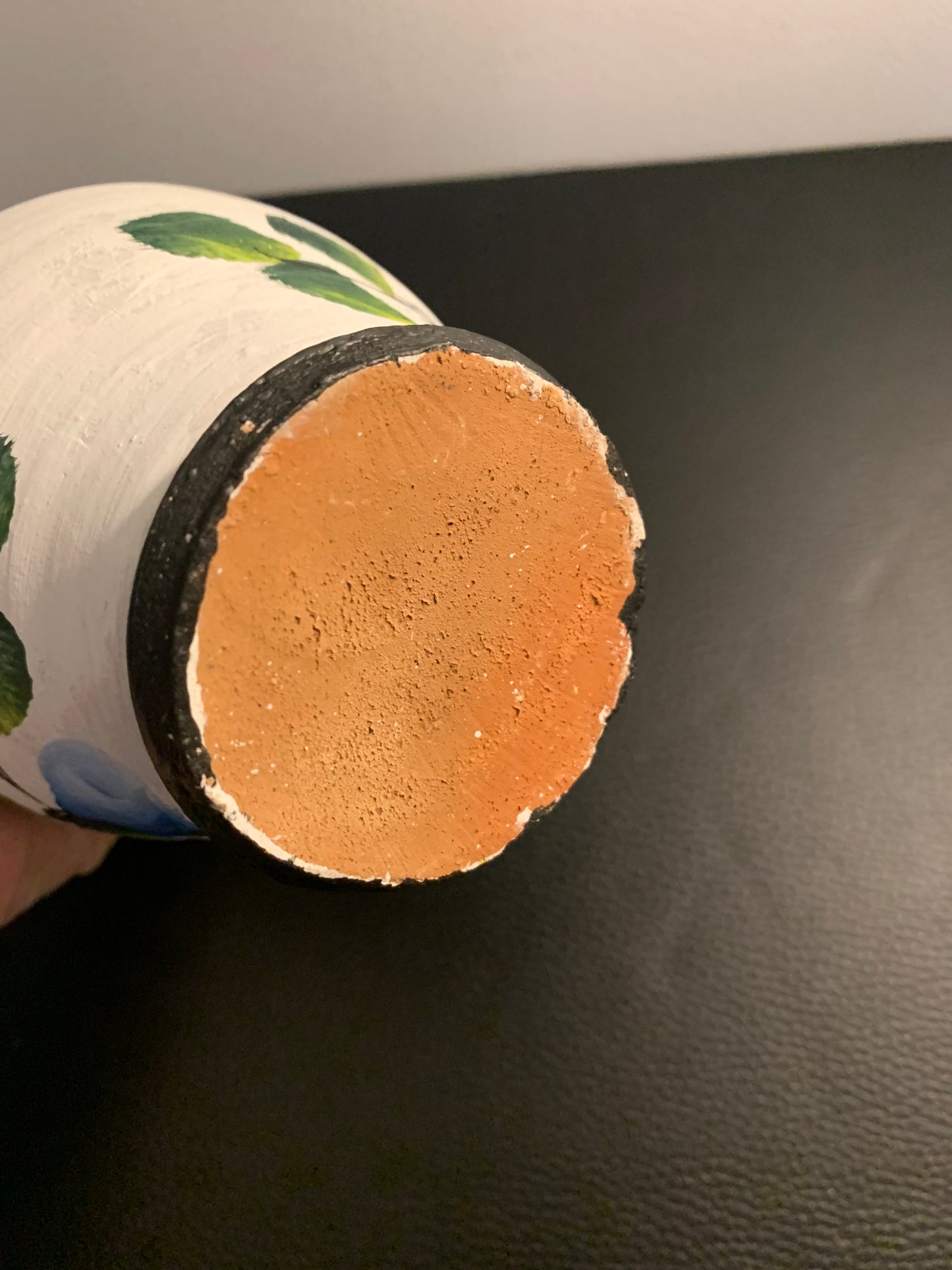 Tirelire en terre cuite peinte à la main - motif fleur bleue