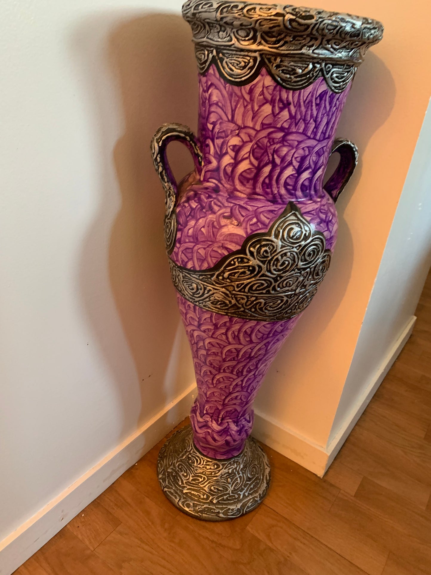 Grand vase oriental artisanal violet et argent – Décoration marocaine chic