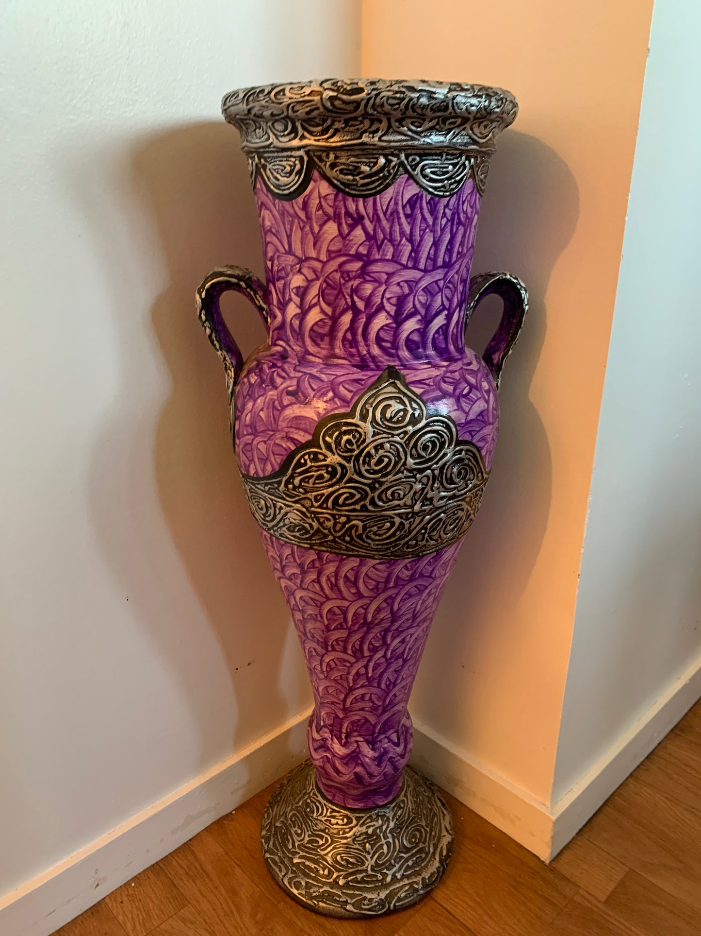 Grand vase oriental artisanal violet et argent – Décoration marocaine chic