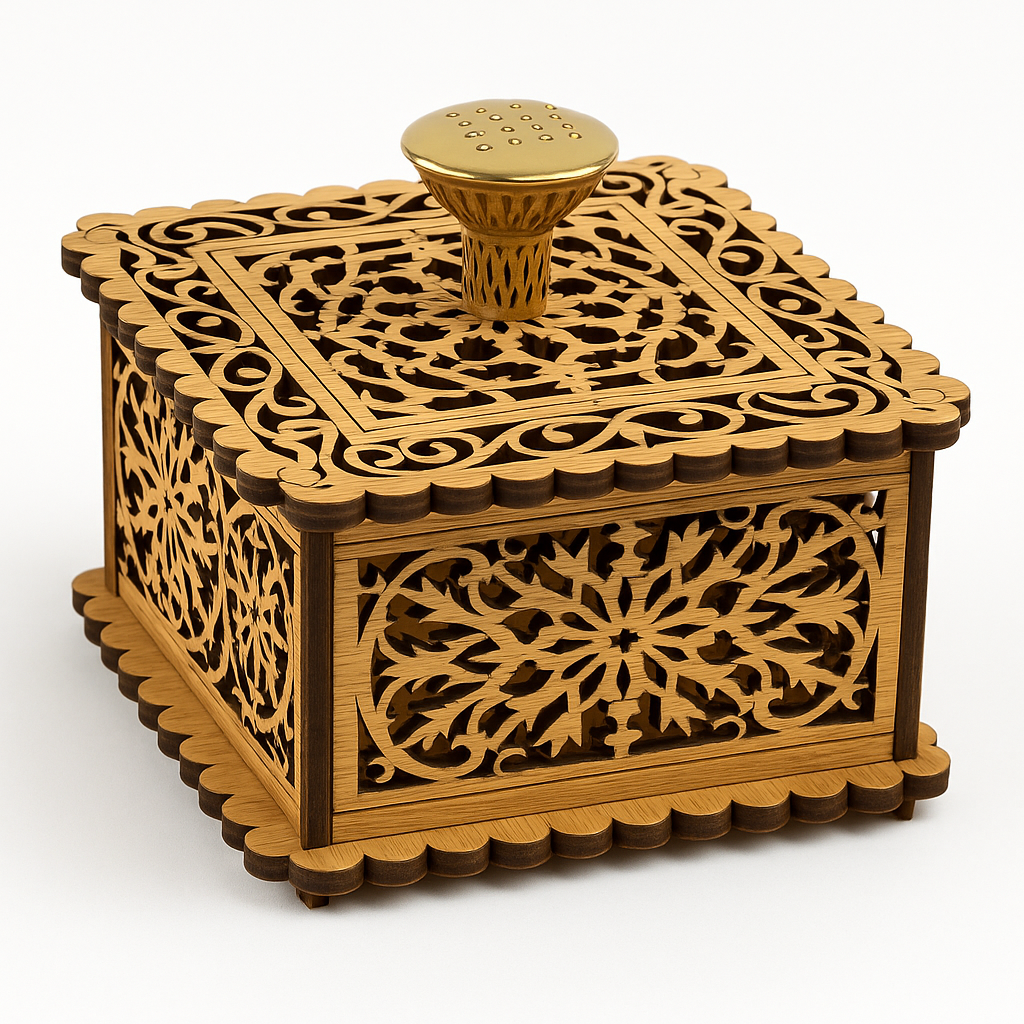 Boîte artisanale en bois ajouré – Forme carrée et poignée dorée