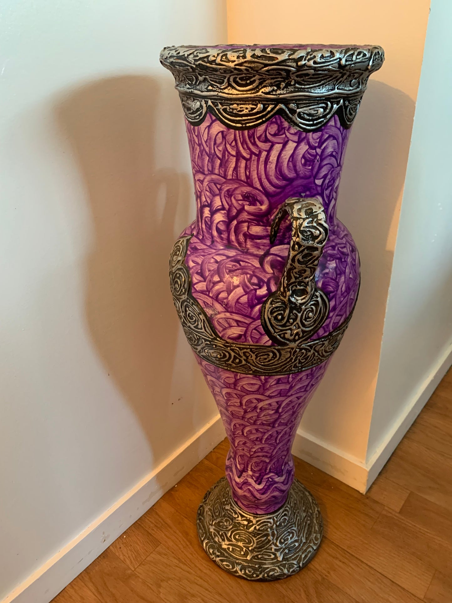 Grand vase oriental artisanal violet et argent – Décoration marocaine chic