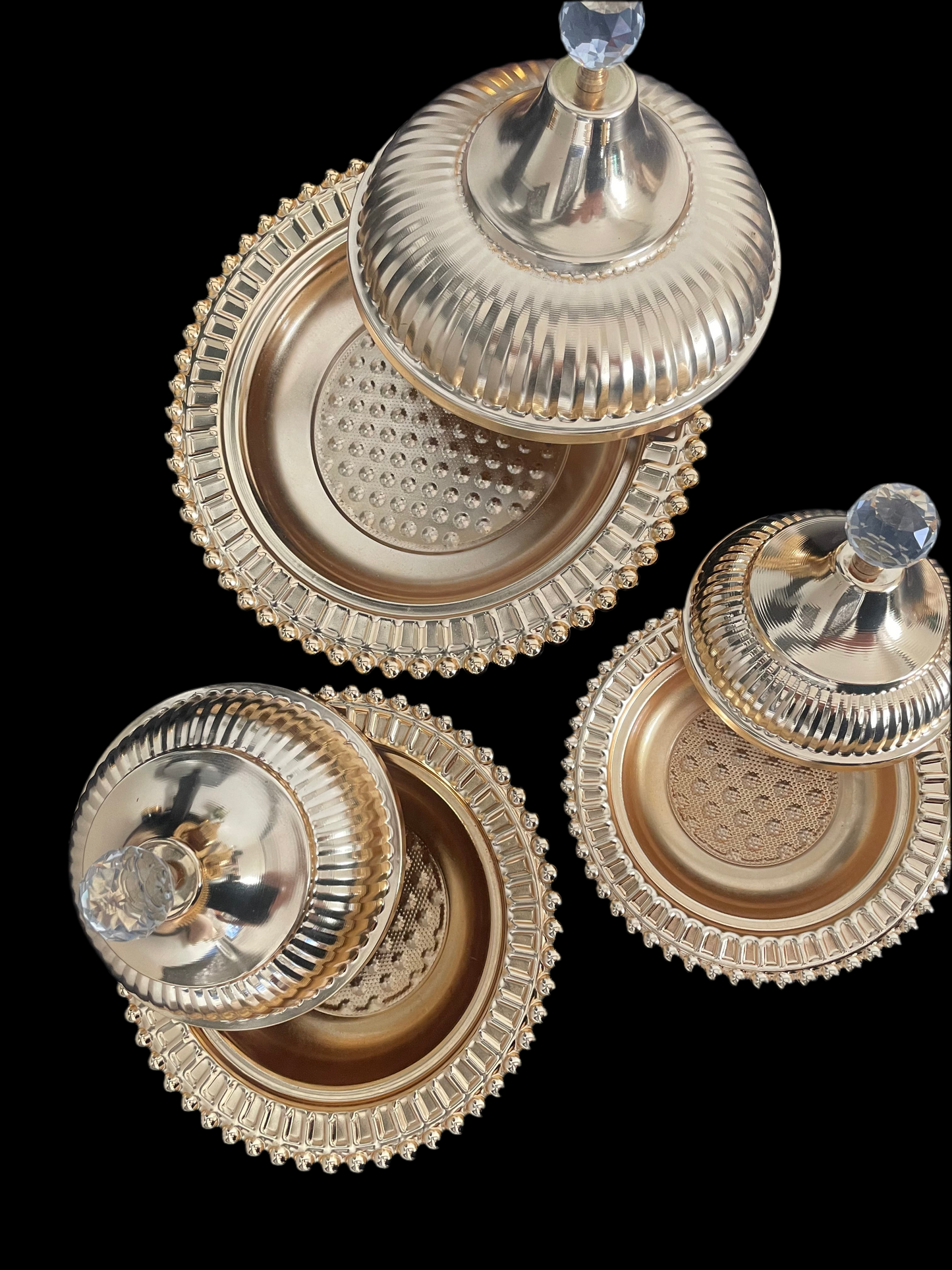 Ensemble de 3 Tajines Décoratifs Dorés – Petit, Moyen et Grand – Style Oriental Chic