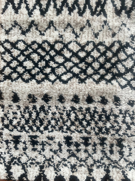 Tapis moderne à motifs géométriques noir et blanc – 60x110 cm – Style berbère