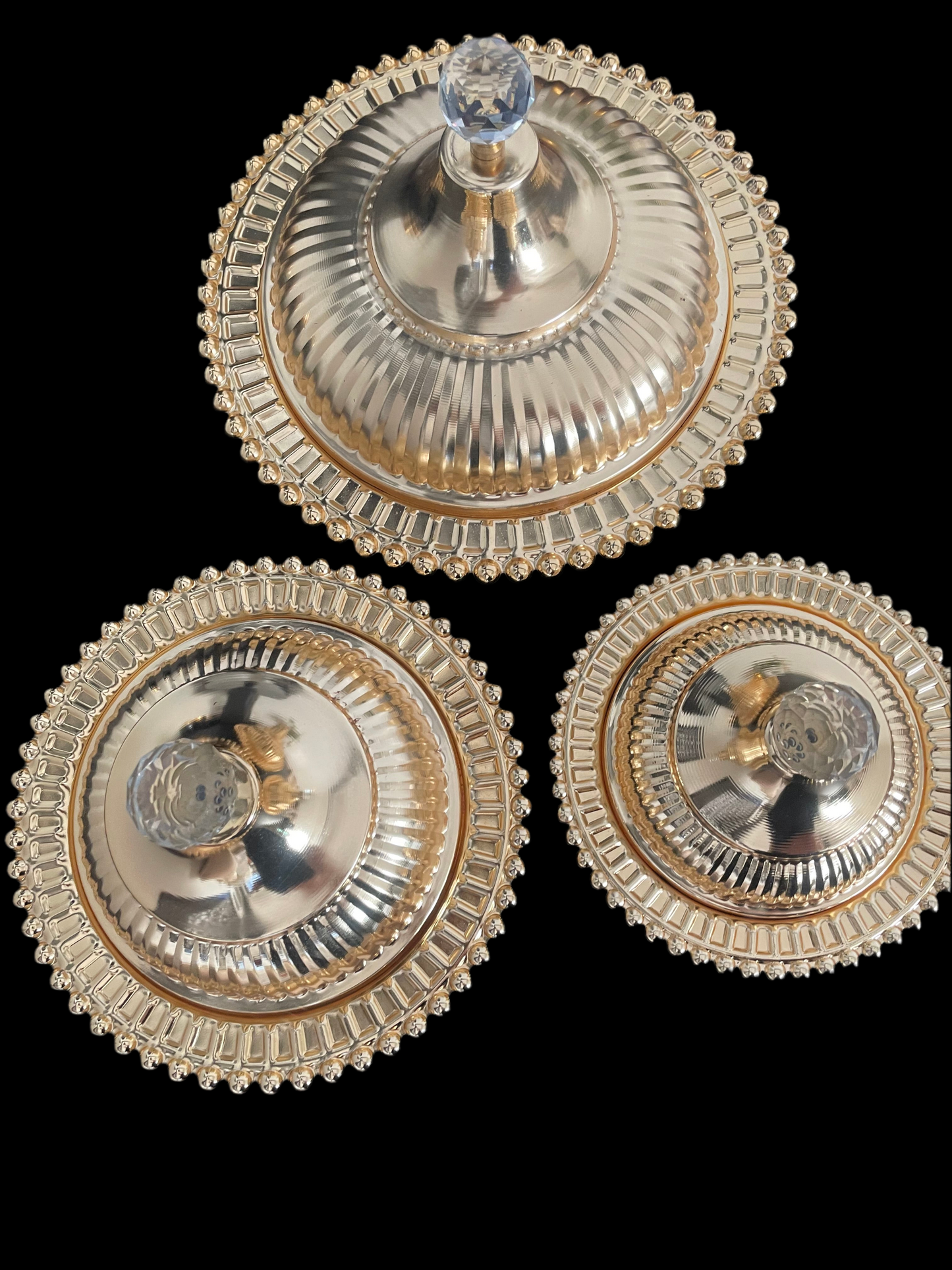 Ensemble de 3 Tajines Décoratifs Dorés – Petit, Moyen et Grand – Style Oriental Chic