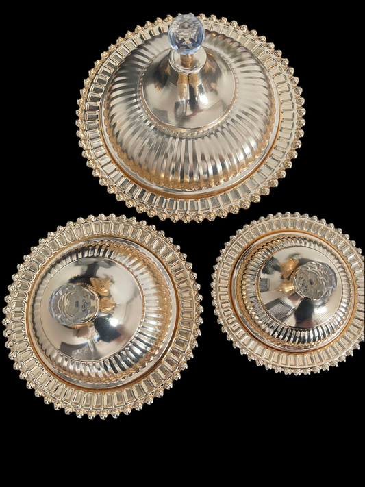 Ensemble de 3 Tajines Décoratifs Dorés – Petit, Moyen et Grand – Style Oriental Chic